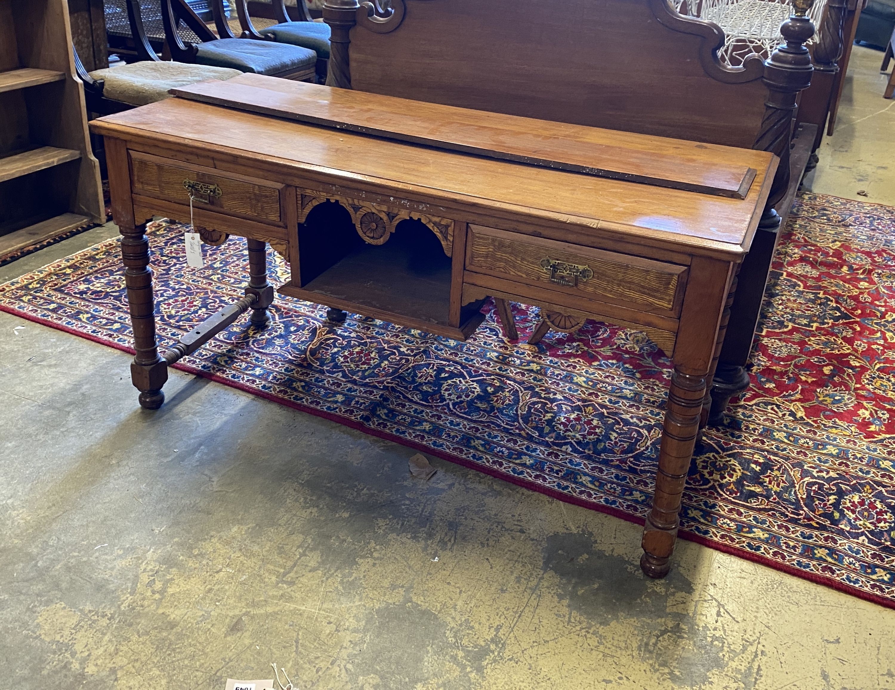 A Victorian dressing table, width 122cm, depth 50cm, height 76cm